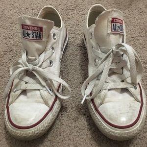 Sold on Ⓜ️-Women’s White converse size 6